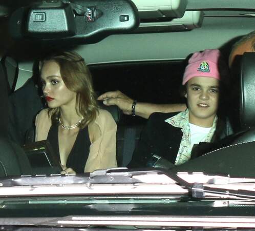 Jack Depp ne se montre que très rarement avec sa soeur, Lily-Rose Depp dont il est proche. 