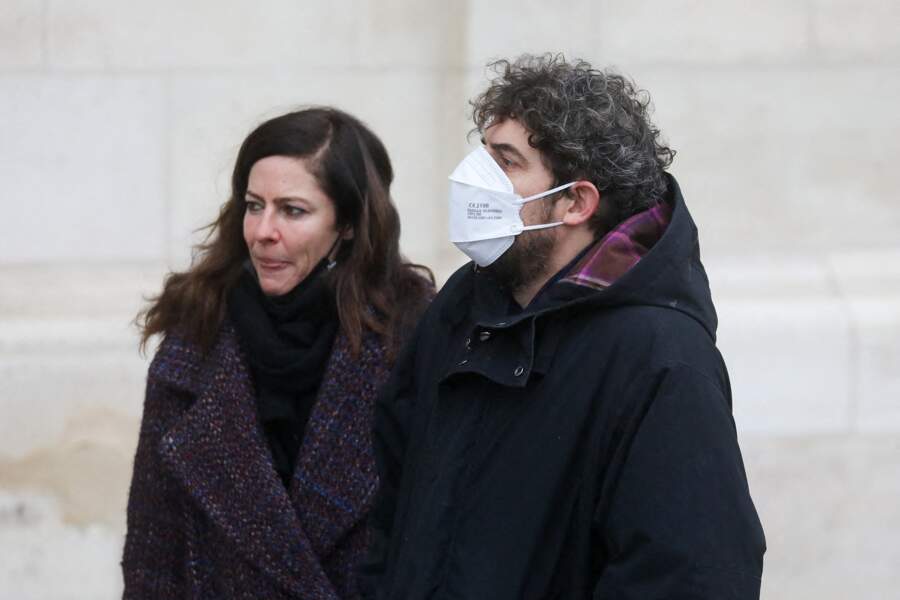 Anne Mouglalis et Damien Bonnard arrivent aux obsèques de Gaspard Ulliel en l'église Saint-Eustache à Paris, le 27 janvier 2022.