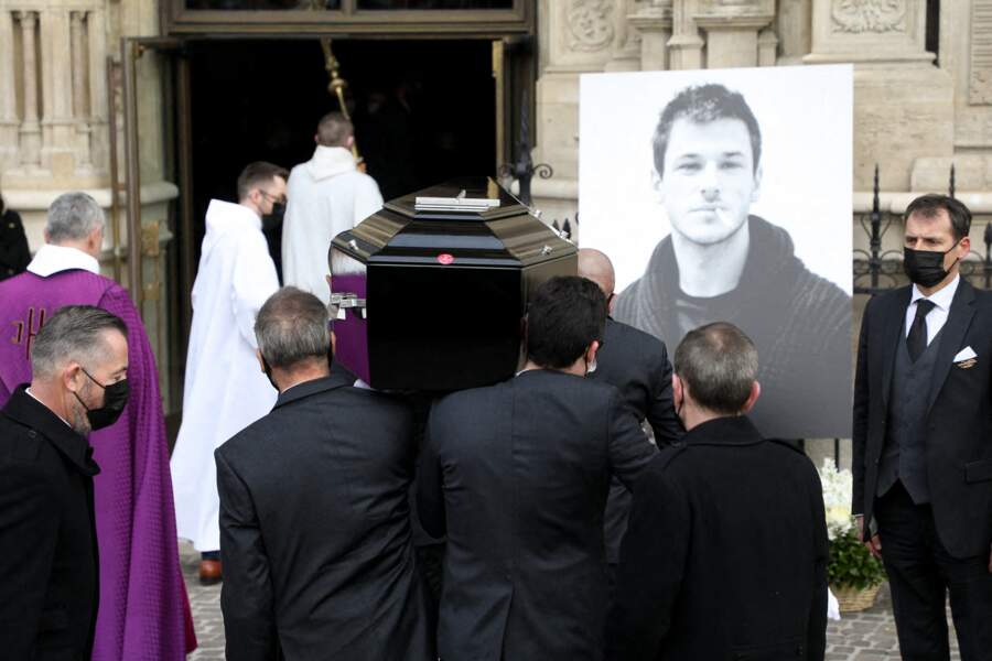 Le cercueil aux obsèques de Gaspard Ulliel en l'église Saint-Eustache à Paris, le 27 janvier 2022.