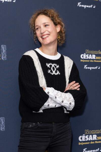 Vicky Krieps au photocall du déjeuner des nommés aux César 2022 à Paris, le 6 février 2022. Elle est nommée dans la catégorie meilleure actrice pour son rôle dans le film Serre moi fort. 