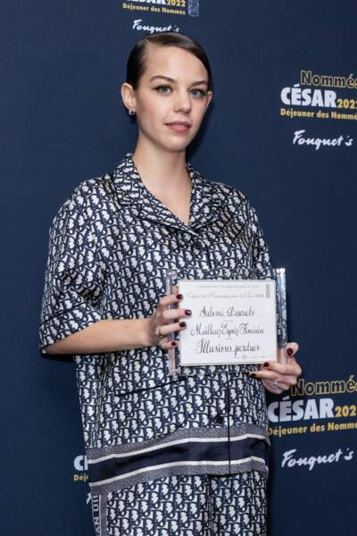Salomé Dewaels au photocall du déjeuner des nommés aux César 2022 à Paris, le 6 février 2022. Elle est nommée pour un César du meilleur espoir féminin dans Illusions Perdues. 