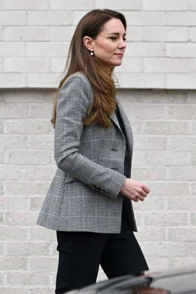 Kate Middleton a choisi une veste de blazer sur mesure de Catherine Walker