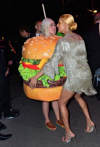 Katy Perry donne un baiser gourmand à son idole !