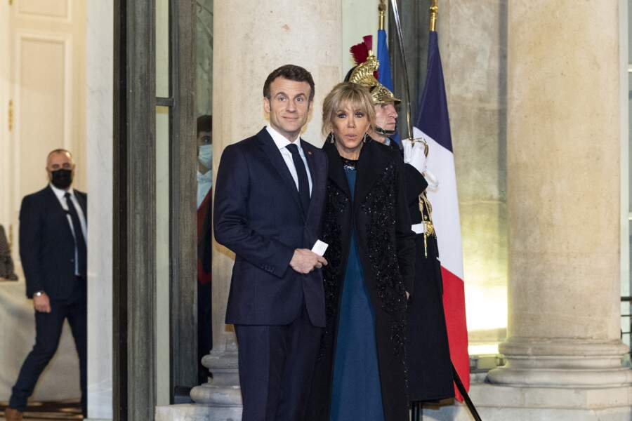 PHOTOS - Brigitte Et Emmanuel Macron Très élégants Pour Un Dîner ...