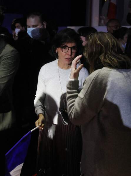 La maire du 7ème arrondissement de Paris a échangé avec les autres supporters de Valérie Pécresse. À l'approche de l'élection présidentielle, cette dernière donnait un meeting, le 13 février 2022, au Zénith de Paris. 