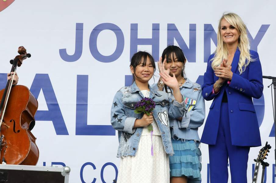 Laeticia Hallyday et ses filles Joy et Jade inaugurant une esplanade portant le nom de Johnny Hallyday à Toulouse le 15 juin 2019