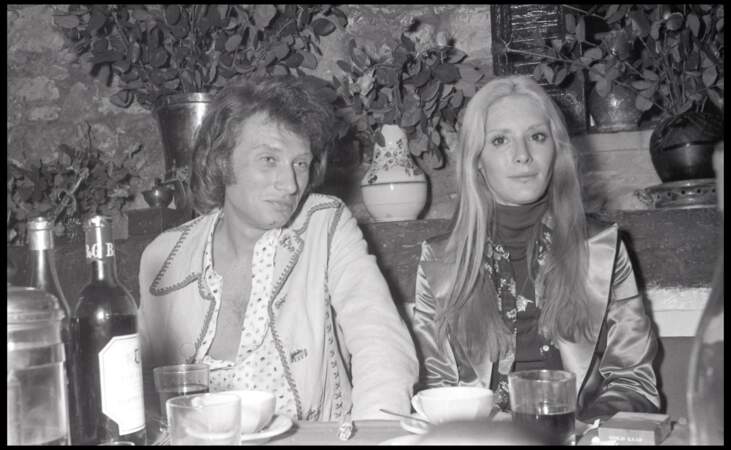 Johnny Hallyday et la chanteuse Nanette Workman lors du festival de Cannes en 1972