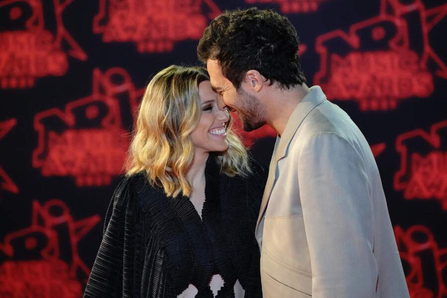 Amir et son épouse Lital lors de la 23ème édition des NRJ Music Awards 2021 au Palais des Festivals de Cannes, le 20 novembre 2021
