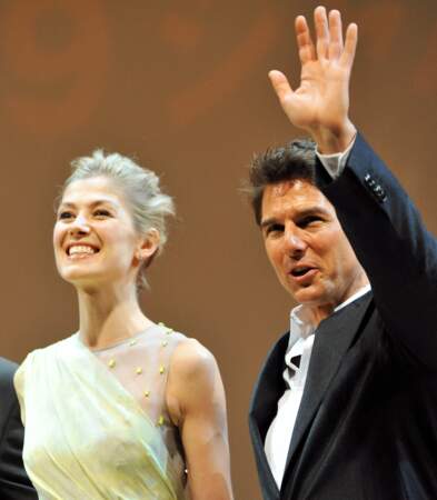 Rosamund Pike et Tom Cruise à la premiere du film "Jack reacher" au Forum International de Tokyo. Le 9 janvier 2013
