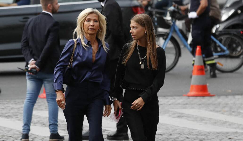 Nathalie Tardivel (Natty) et sa fille Stella aux obsèques de Jean-Paul Belmondo en l'église Saint-Germain-des-Prés, à Paris le 10 septembre 2021