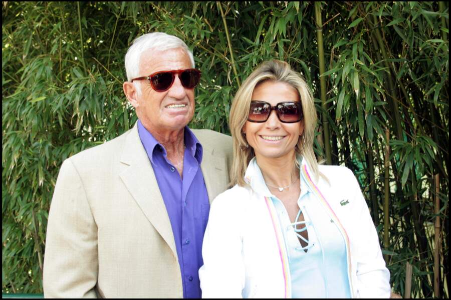 Jean-Paul Belmondo et sa deuxième épouse Natty lors de la première journée de Roland Garros le 23 mai 2005
