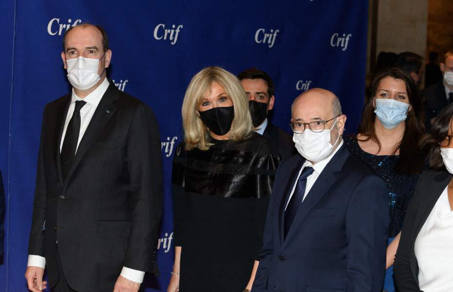 Brigitte Macron entourée de Jean Castex et Marlène Schiappa 
