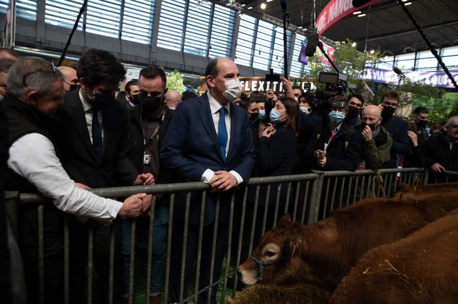 Jean Castex s'est même pris a caresser quelques vaches au Salon de l'agriculture. 