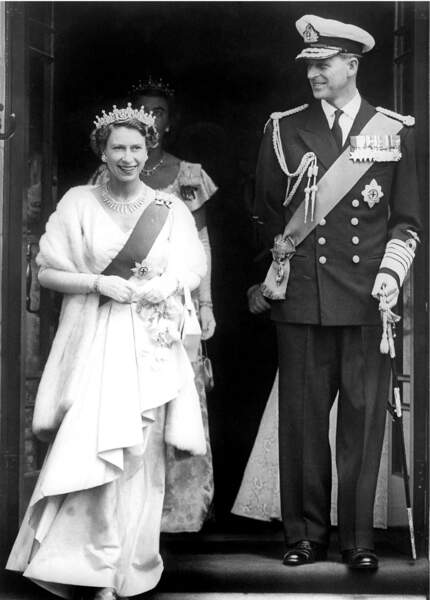 Elizabeth II et ses boucles d'oreilles "Queen Mary's Florets", en 1954