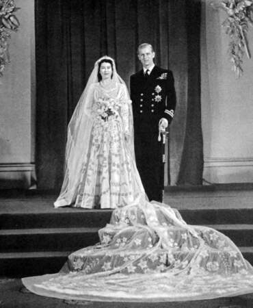 Elizabeth II d'Angleterre et le prince Philip, lors de leur mariage, à Londres, le 20 novembre 1947.