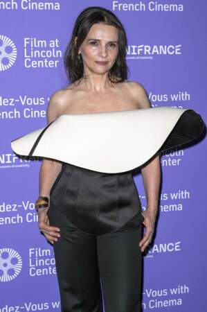 Juliette Binoche ultra-lookée à New York pour la projection du film « Avec amour et acharnement » , le 3 mars 2022.