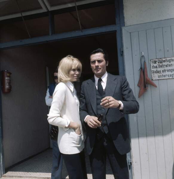 Mireille Darc et Alain Delon, ici en 1970, ont vécu une histoire d'amour passionnée pendant quinze ans de 1968 à 1983.