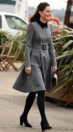La robe manteau Catherine Walker, portée par Kate Middleton, le 3 février 2022.