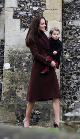 Le manteau marron Hobbs, vu sur Kate Middleton, le 25 décembre 2016