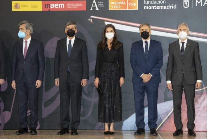 La reine Letizia d'Espagne au photocall du concert "XX In Memoriam" fait en hommage aux victimes du terrorisme à Madrid le 10 mars 2022.