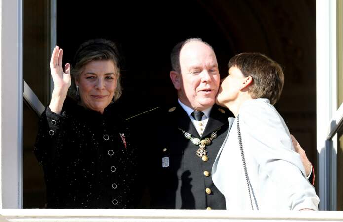 Le prince Albert II de Monaco proche de ses soeurs les princesses Caroline et Stéphanie