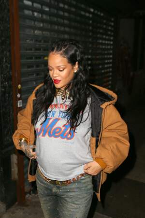 Photo : On a également pu compter sur la présence de Rihanna, enceinte de  son deuxième enfant, avec Asap Rocky. Rihanna enceinte et son compagnon  ASAP Rocky - Défilé de mode Louis