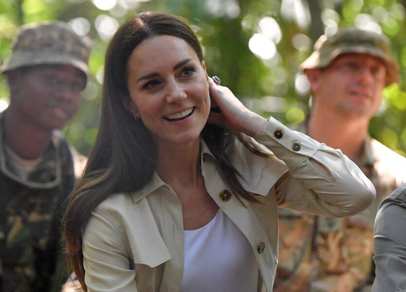 Kate Middleton, duchesse de Cambridge, durant sa visite de Caracol, un ancien site archéologique maya au plus profond de la jungle dans la forêt de Chiquibul au Belize, le 21 mars 2022.
