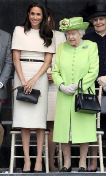 Meghan Markle adopte le sac noir Givenchy lors de sa première sortie officielle avec la Reine