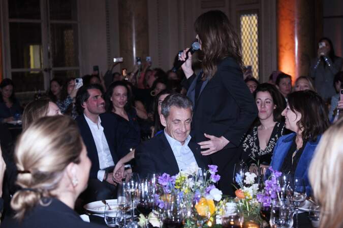 Carla Bruni et Nicolas Sarkozy toujours complices et amoureux