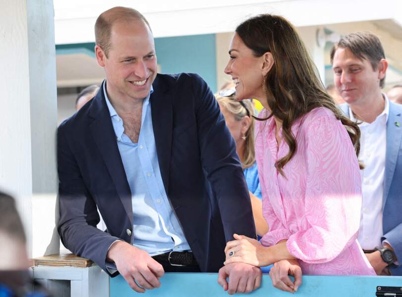 Le prince William et Kate Middleton, les petits gestes qui montrent leur amour l'un pour l'autre lors de leur tournée dans les Caraïbes au nom de la reine pour marquer son jubilé de platine