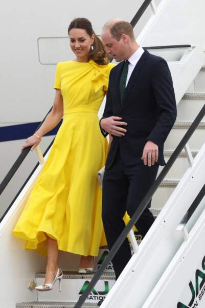 Le duc et la duchesse de Cambridge arrivent à l'aéroport international Norman Manley de Kingston, en Jamaïque