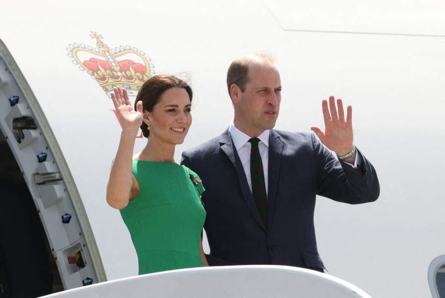 En déplacement officiel dans les Caraïbes pendant plusieurs jours, Kate Middleton et le prince William se sont montrés plus amoureux que jamais 