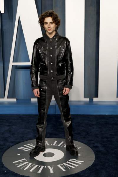 Timothée Chalamet en Alexander McQueen pour la soirée Vanity Fair après les oscars