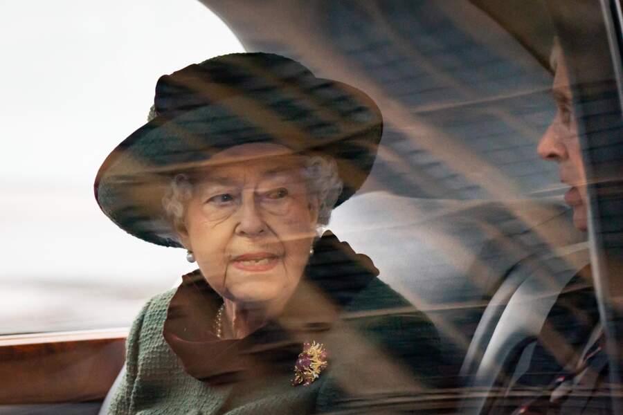 LA reine Elizabeth II quitte l'Abbaye de Westminster après la messe en hommage à son défunt époux le prince Philip, le mardi 29 mars 2022.