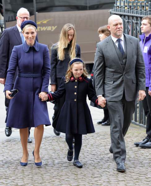 Zara Tindall, Mia Grace Tindall et son mari Mike Tindall arrivent à la cérémonie en hommage au Prince Philip, à l'abbaye de Westminster, à Londres, le mardi 29 mars 2022.