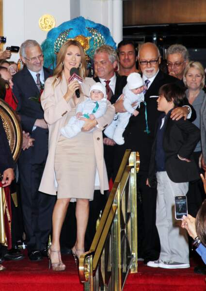 Céline Dion de retour à Las Vegas avec son époux, son fils et leurs jumeaux Nelson et Eddie