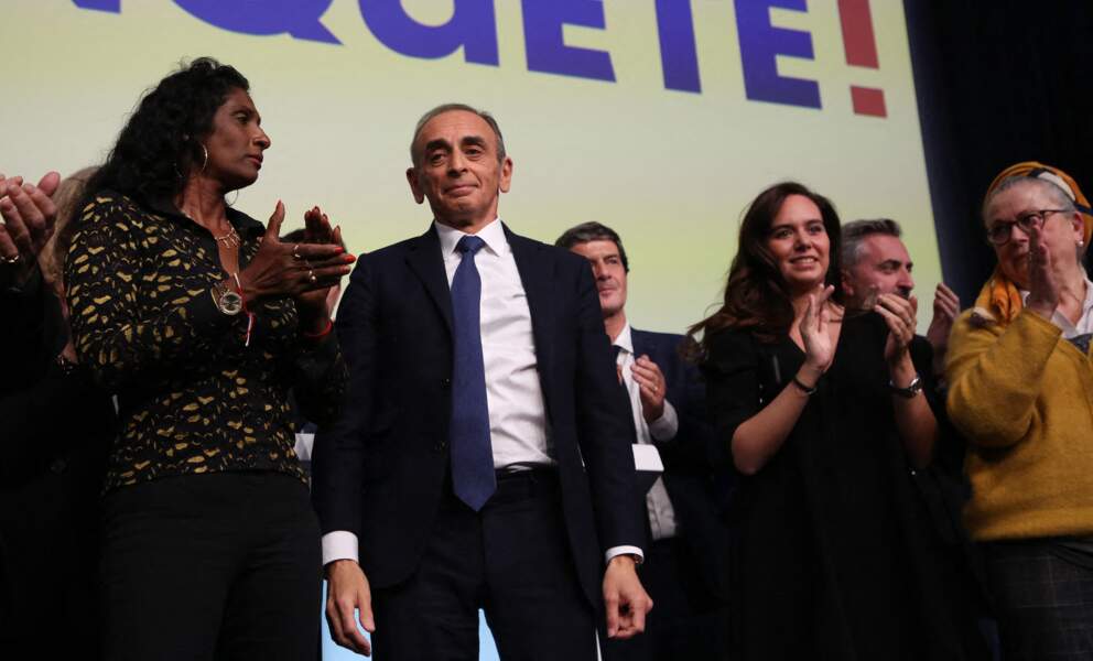 Christine Boutin, Eric Zemmour et Sarah Knafo après l'annonce des résultats du premier tour des élections présidentielles 2022 à la Mutualité à Paris le 10 avril 2022.
