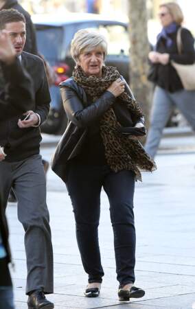 Brooklyn Beckham se promènent avec sa grand-mère Sandra Georgina sur les Champs Elysées à Paris, le 9 mars 2013