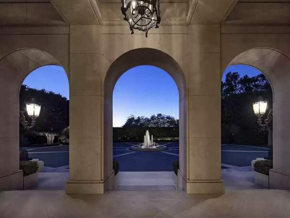 Jennifer Lopez et son fiancé Ben Affleck ont acheté villa à Los Angeles.