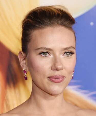  Scarlett Johansson lance sa propre marque de beauté 100% clean : The Outset le 1er mars 2022. 