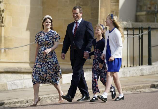 La princesse Eugénie, Peter Philips et ses filles Isla et Savannah assistant au service des matines de Pâques à la chapelle Saint-Georges du château de Windsor, dimanche 17 avril 2022