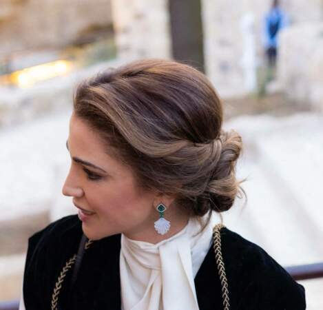 La reine Rania de Jordanie est une reine rock qui dévoile de nombreux piercings.