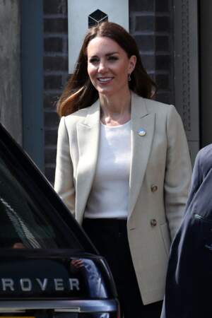 Kate Middleton porte un fard à paupières gris qui souligne ses lumineux yeux verts, le 21 avril 2022. 