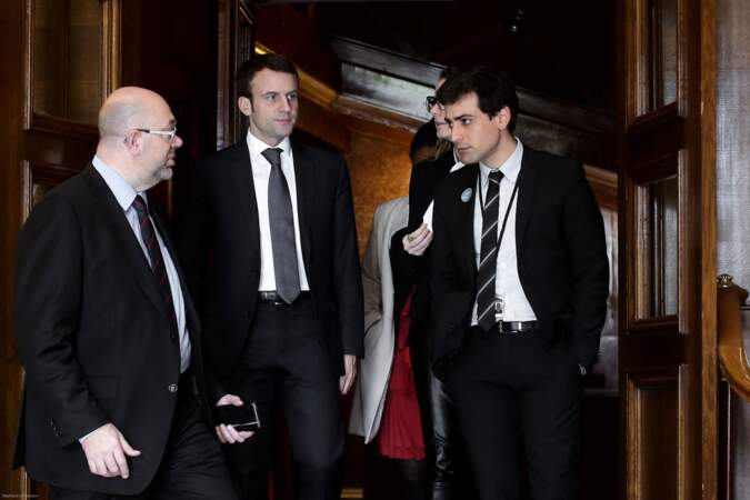 Stéphane Séjourné a été le conseiller d'Emmanuel Macron au ministère de l'Économie avant de l'aider au au lancement des Jeunes avec Macron puis d'En marche, devenu La République en marche. 