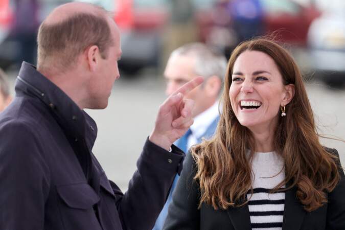 Kate Middleton et son mari le prince William lors d'une rencontre avec des pêcheurs et leurs familles à Fife, dans le comté East Lothian, Ecosse, Royaume Uni, le 26 mai 2021.