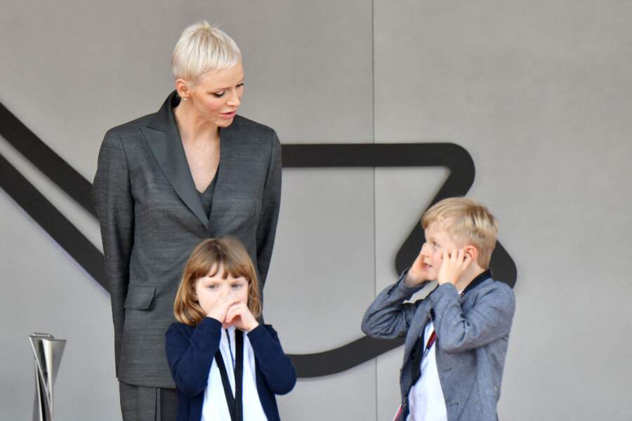 La princesse Charlene de Monaco et ses enfants, la princesse Gabriella et le prince Jacques se sont rendus, le 30 avril 2022, à la remise des prix du championnat "Monaco ePrix". 