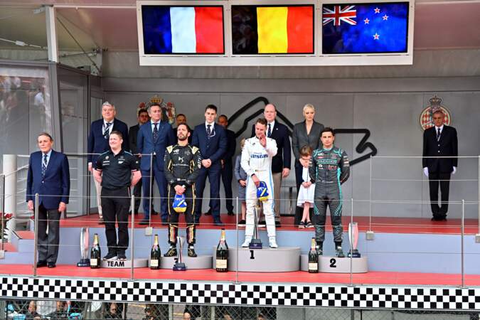 Stoffel Vandoorne, Jean-Éric Vergne et Mitch Evans sont les trois vainqueurs du "Monaco ePrix". Le tournoi s'est déroulé le 30 avril 2022 à Monaco. 