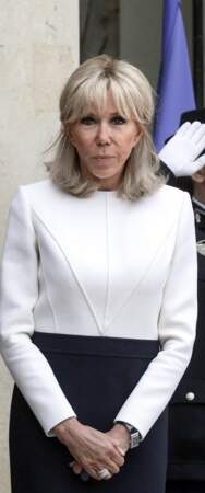 Brigitte Macron porte la frange rideau, le 4 mai 2022. 