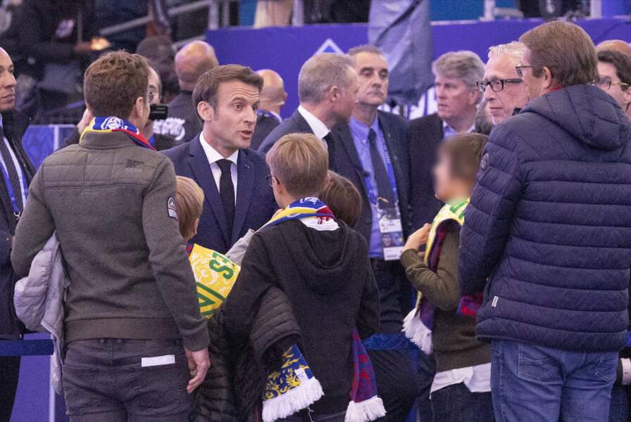 Samedi 7 mai,  Laurent et Emmanuel Macron ont été rejoints dans les tribunes du stade de France par Sébastien Auzière, fils de Brigitte Macron