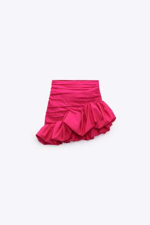 Jupe courte taille haute drapée édition limitée, Zara, 49,95€